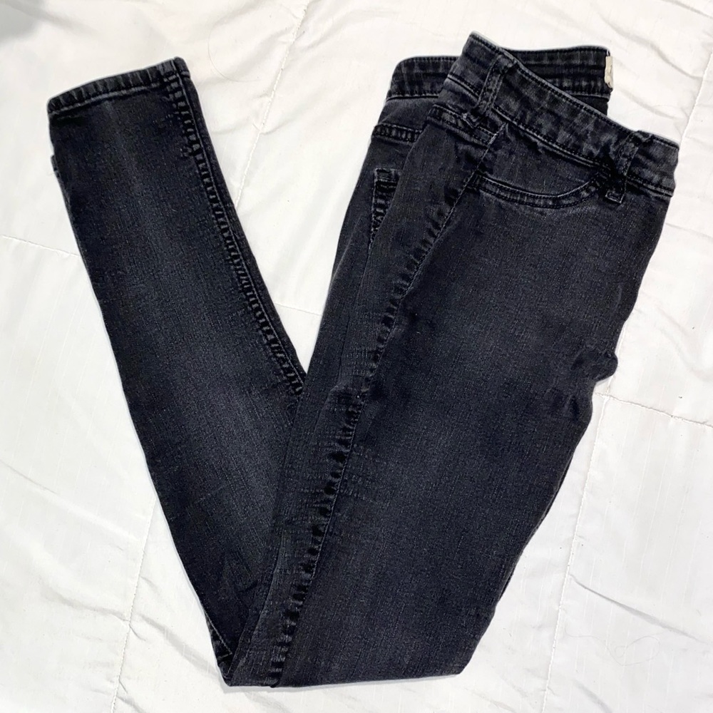 HOLLISTER LOW-RISE SUPER SKINNY JEANS (11R)
